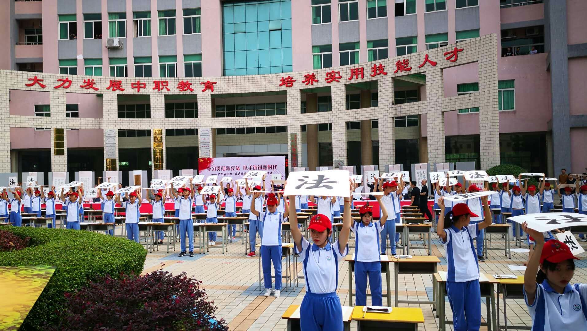 人口文化进校园_海子沿乡努力提高人口文化进校园活动进校活动(2)
