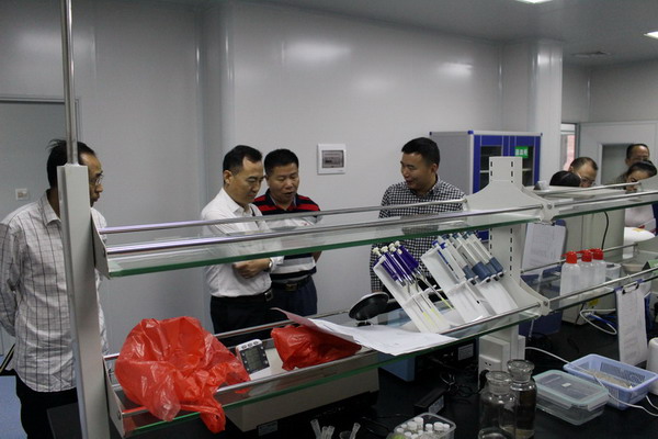 全国供销合作总社领导到我县供销社进行专题调